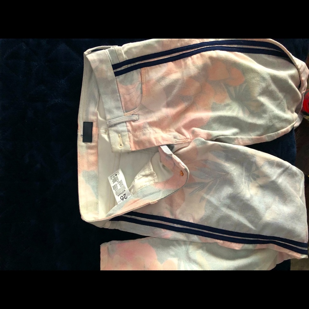 Stunning floral and stripped MOTHER jeans!!